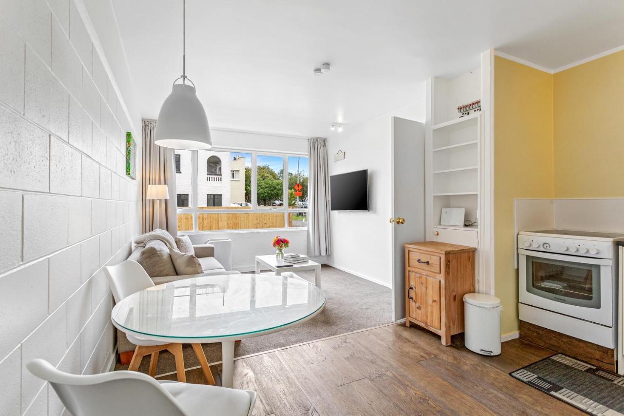 One Bedroom Apartment, Heart of Newmarket Auckland Buitenkant foto